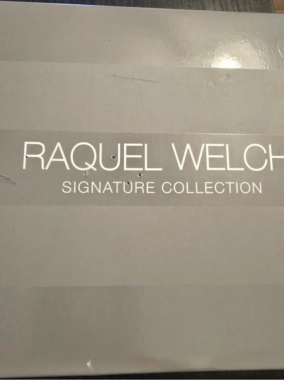 Raquel Welch raquel welch